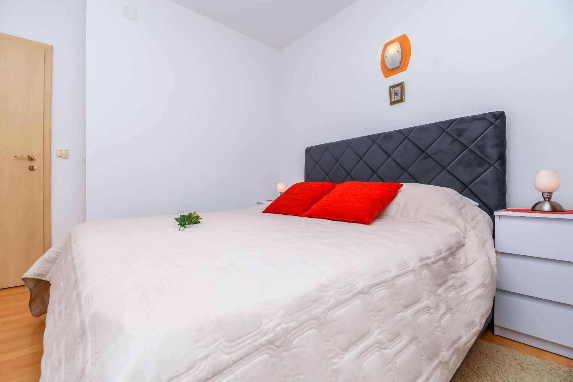 Apartments Tonka Donji Okrug  Ngoại thất bức ảnh