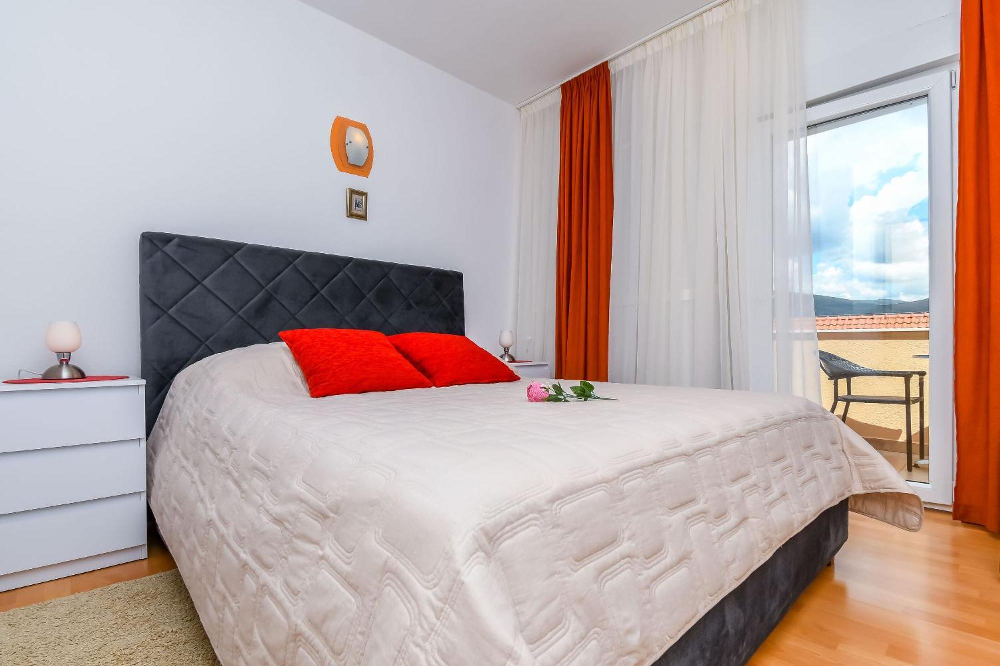 Apartments Tonka Donji Okrug  Ngoại thất bức ảnh