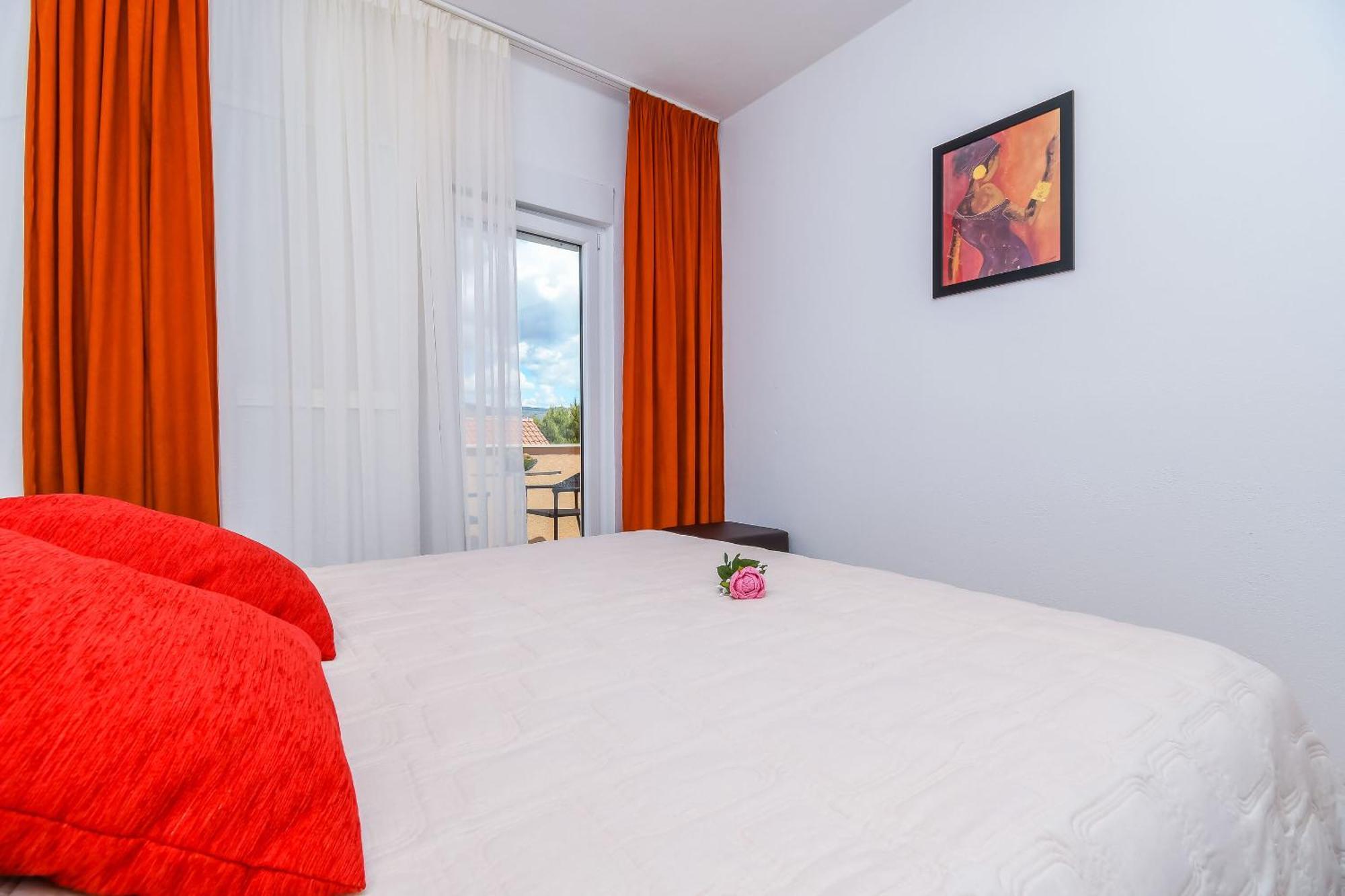 Apartments Tonka Donji Okrug  Ngoại thất bức ảnh