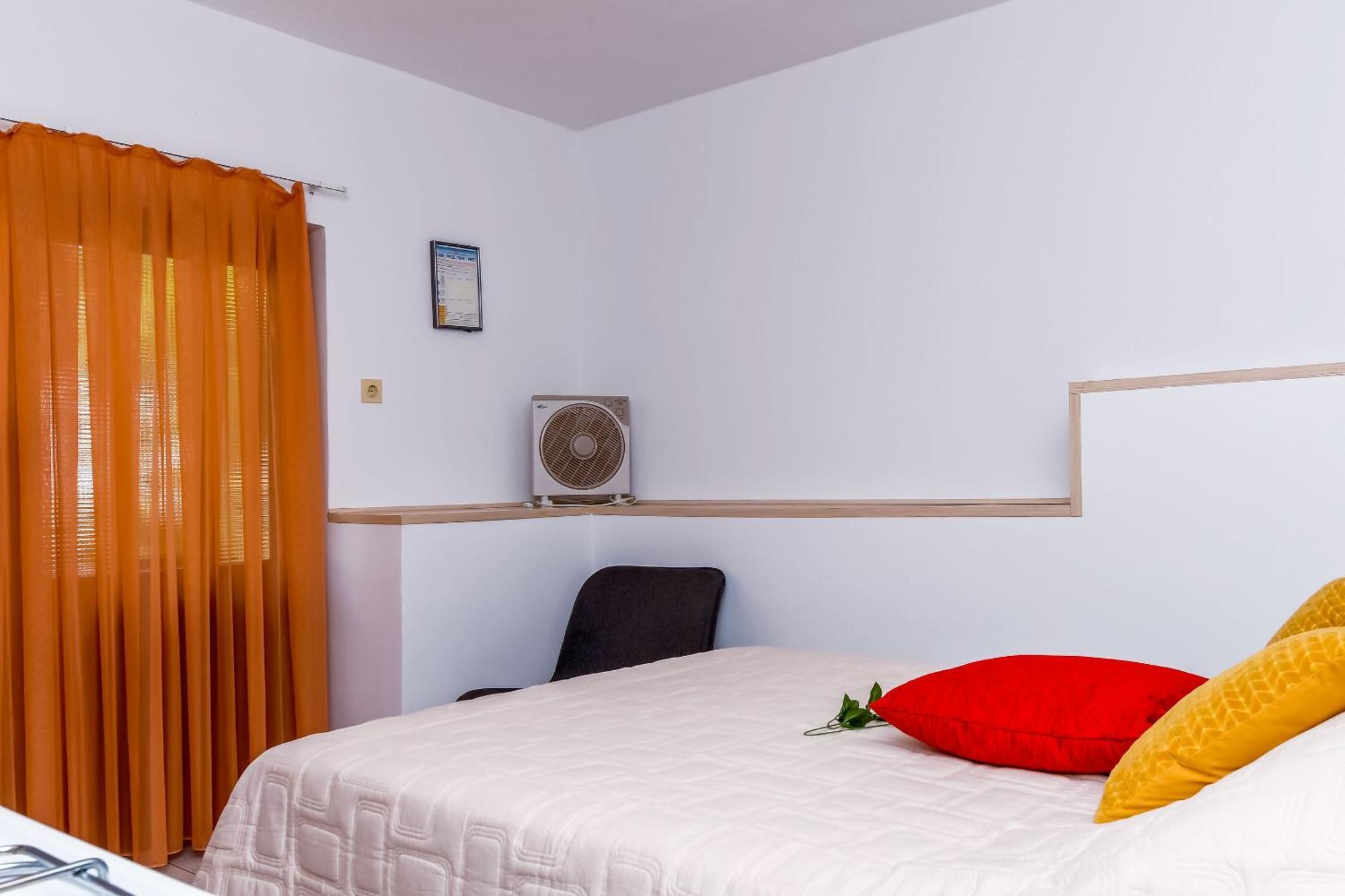 Apartments Tonka Donji Okrug  Ngoại thất bức ảnh