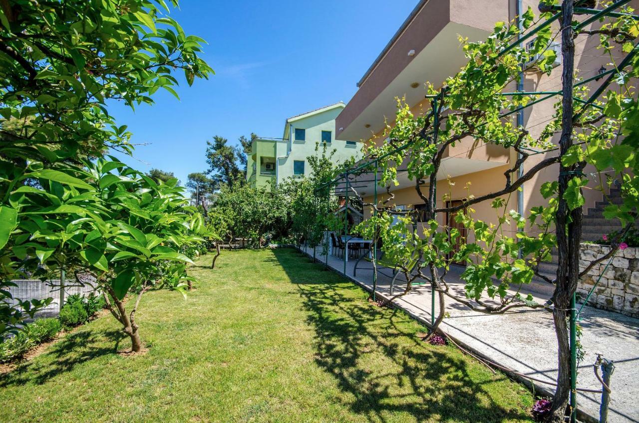 Apartments Tonka Donji Okrug  Ngoại thất bức ảnh