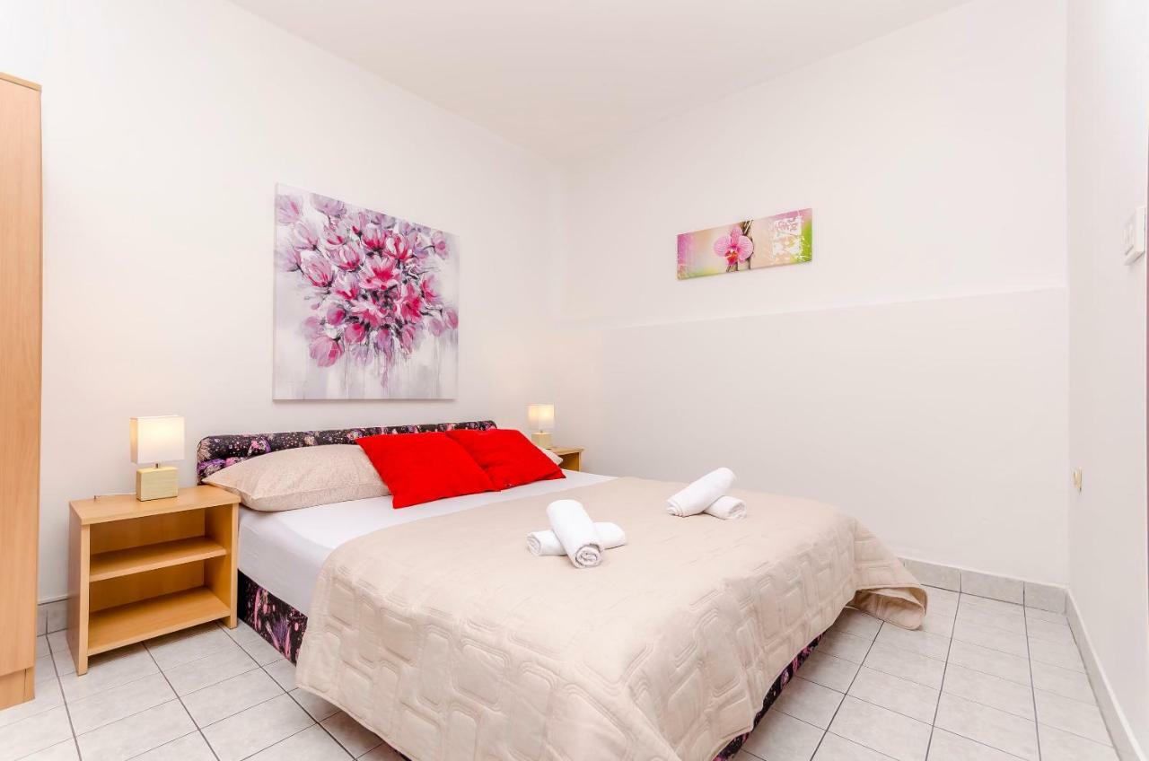 Apartments Tonka Donji Okrug  Ngoại thất bức ảnh