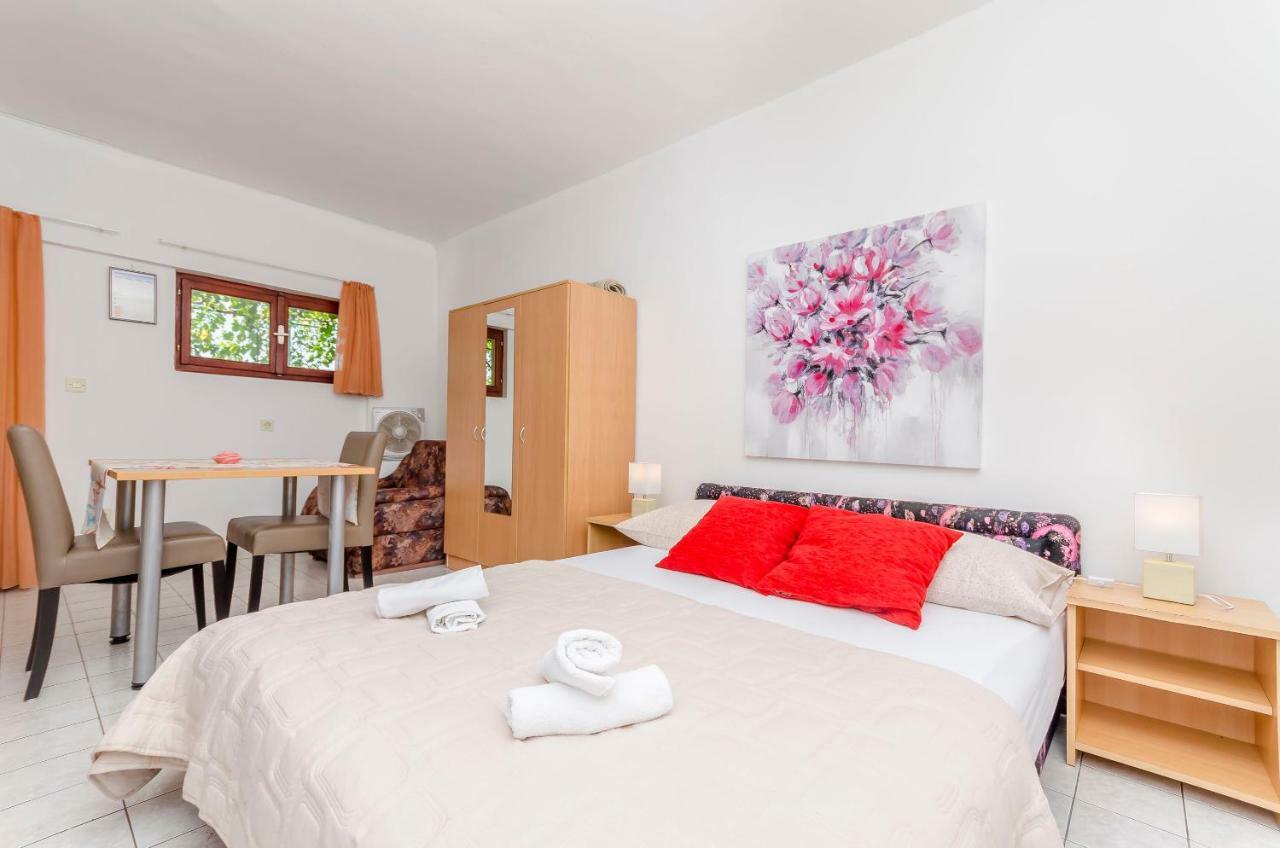 Apartments Tonka Donji Okrug  Ngoại thất bức ảnh